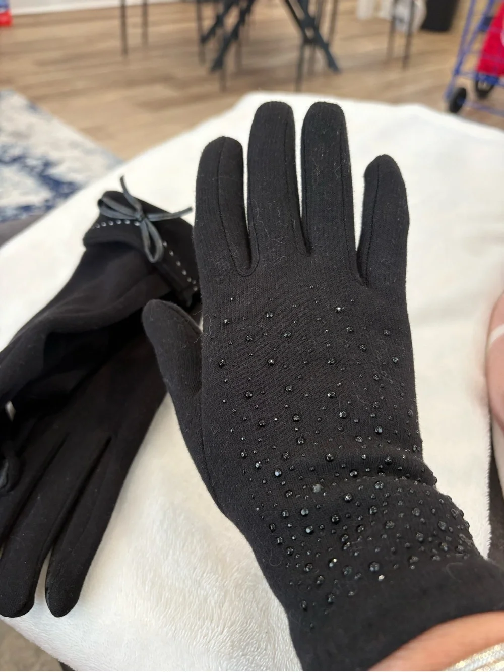 Ladies gloves. 4 pairs - all brand new - 1 with tags.